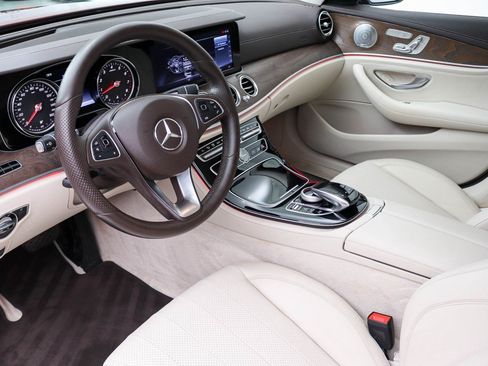Used 2017 Mercedes-Benz E 300 image 23