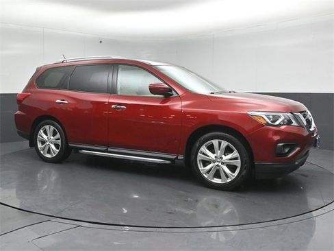 Used 2018 Nissan Pathfinder SL w/ SL Premium Package image 5
