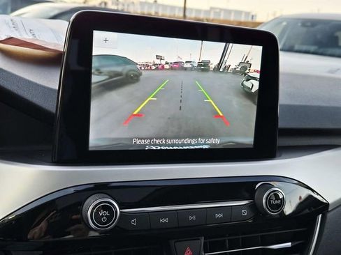Used 2020 Ford Escape SE image 23