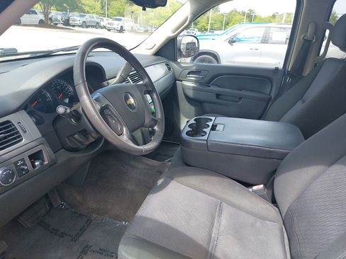 Used 2010 Chevrolet Suburban LS RWD image 14