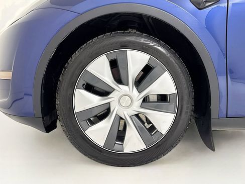 Used 2024 Tesla Model Y Long Range image 31