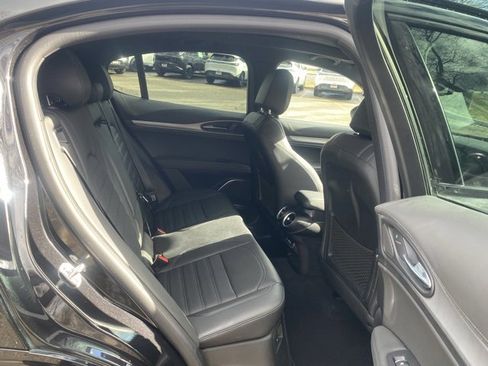 Used 2023 Alfa Romeo Stelvio Veloce image 39