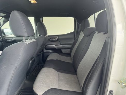 Used 2020 Toyota Tacoma TRD Off-Road image 12