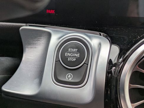 Used 2022 Mercedes-Benz GLB 35 AMG 4MATIC image 19