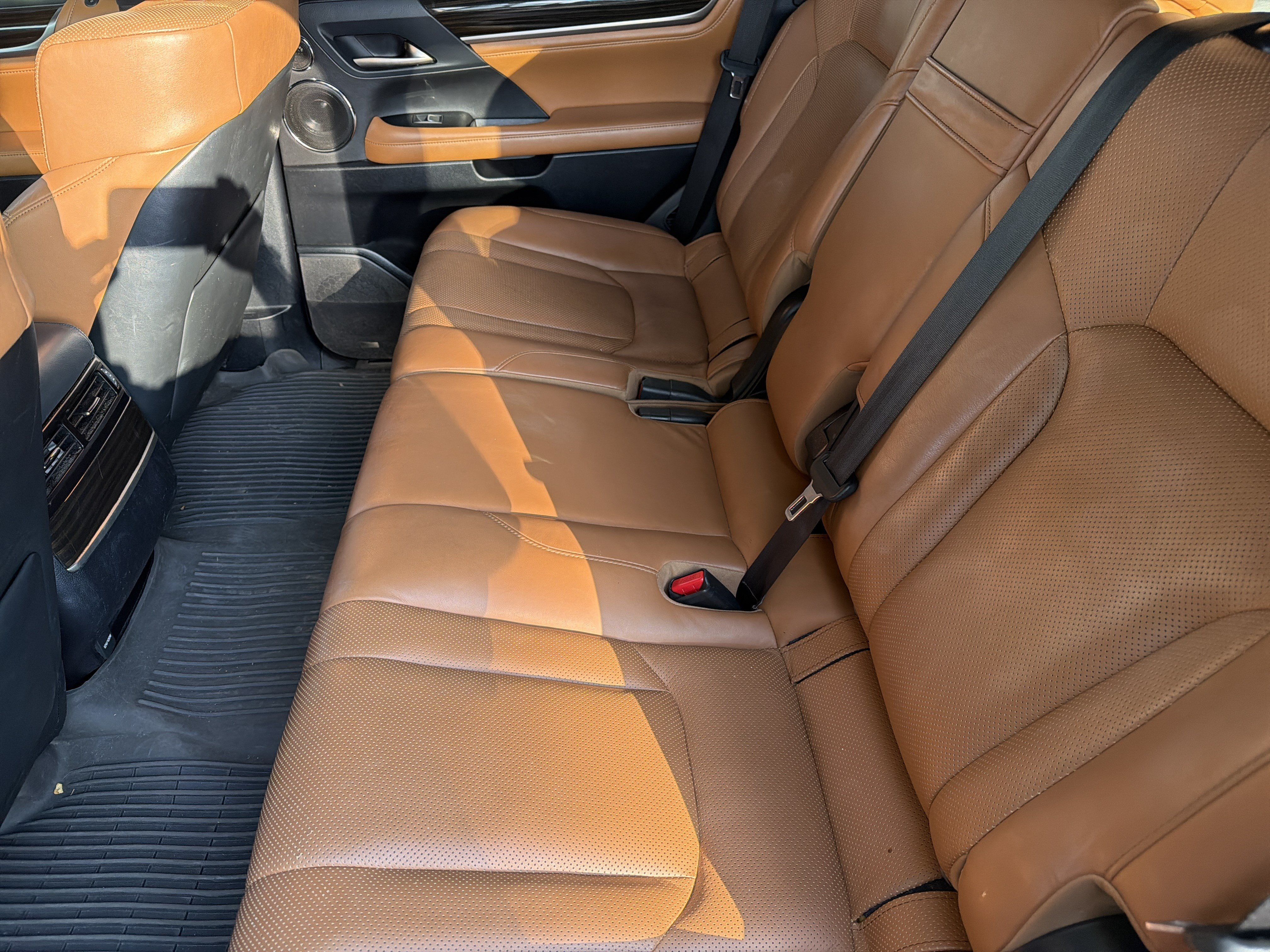 Used 2021 Lexus LX 570 4WD w/ Sport Package image 30