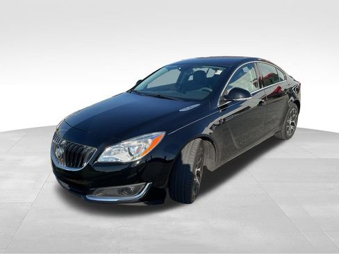 Used 2017 Buick Regal Sport Touring image 3