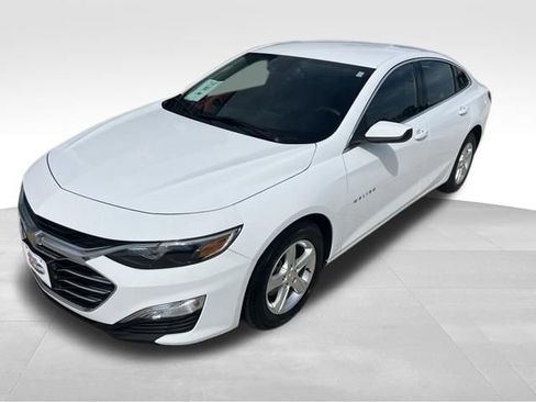 Used 2024 Chevrolet Malibu LS w/ Driver Confidence Package FWD image 2