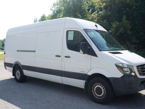 Used 2016 Freightliner Sprinter 2500 RWD image 7
