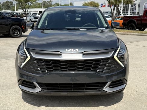 Used 2025 Kia Sportage LX image 14