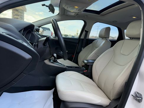 Used 2015 Ford Focus Titanium image 10