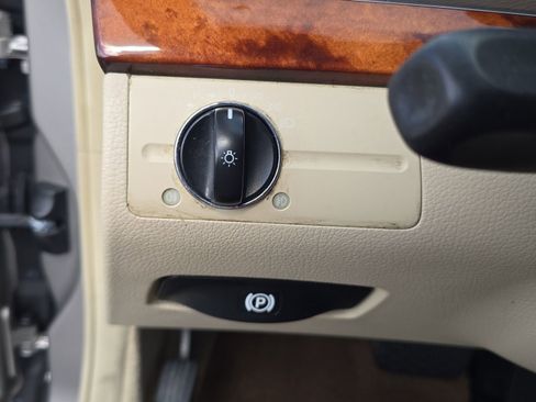 Used 2004 Mercedes-Benz E 320 Sedan image 20