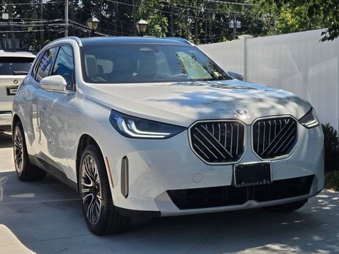 Used 2025 BMW X3 xDrive30i w/ Convenience Package AWD/4WD image 3