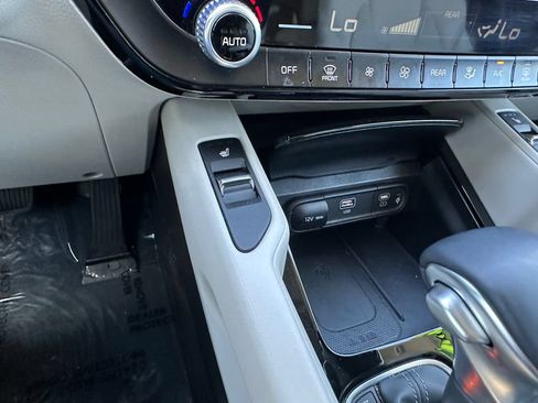 Used 2025 Kia Telluride S FWD image 34
