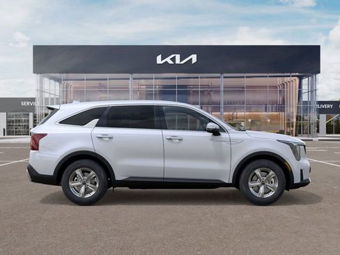 New 2025 Kia Sorento LX image 7