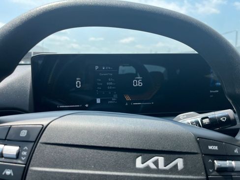 Used 2025 Kia K4 FWD image 40
