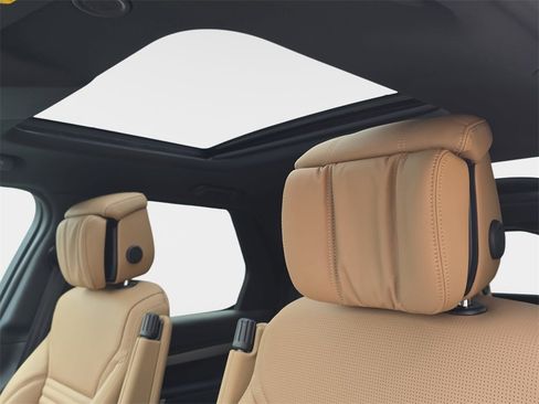 New 2026 Land Rover Discovery Dynamic SE image 32