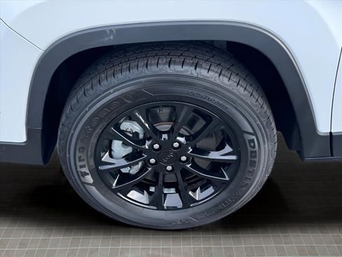 Used 2023 Jeep Cherokee Altitude Lux image 15