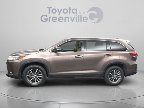 Used 2019 Toyota Highlander XLE image 5
