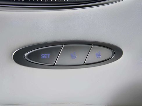 Used 2025 Genesis GV70 3.5T Sport w/ Sport Prestige Package AWD/4WD image 38