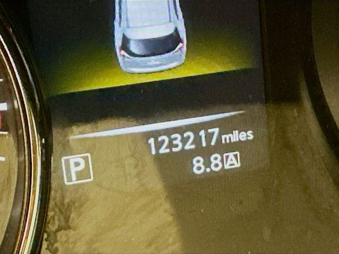 Used 2016 Nissan Rogue SV image 19