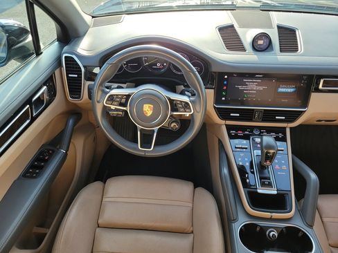 Used 2023 Porsche Cayenne Platinum Edition AWD/4WD image 15