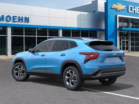 New 2026 Chevrolet Trax LT w/ Driver Confidence Package FWD image 3
