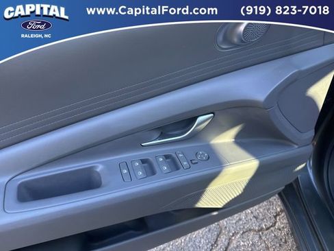 Used 2024 Hyundai Elantra SE image 20