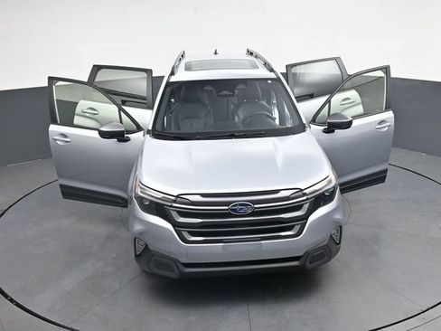 Used 2025 Subaru Forester Limited AWD/4WD image 38