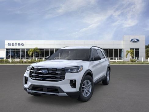 New 2026 Ford Explorer Active w/ Active Comfort Package RWD image 2