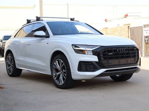 Used 2020 Audi Q8 Premium w/ Black Optic Package AWD/4WD image 2
