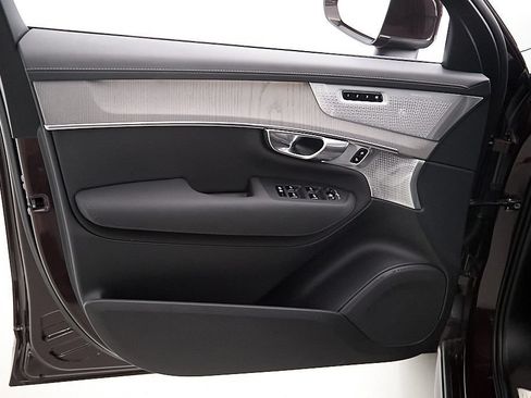 Certified 2025 Volvo XC90 T8 Ultra AWD/4WD image 10