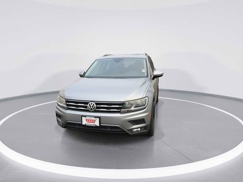 Used 2021 Volkswagen Tiguan SEL image 3