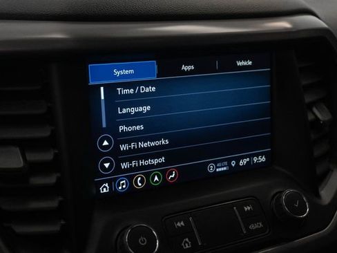 Used 2023 GMC Acadia AT4 w/ Technology Package AWD/4WD image 4