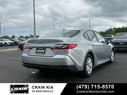 Used 2025 Toyota Camry LE FWD image 3