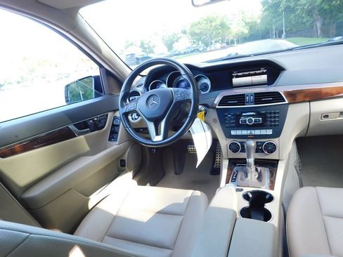 Used 2014 Mercedes-Benz C 300 4MATIC Sedan image 7