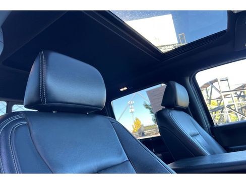 Used 2022 Ford F350 Lariat w/ Camper Package image 18