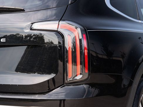 Used 2024 Kia Telluride SX FWD image 15