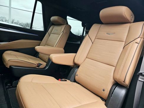 Used 2025 Cadillac Escalade Premium Luxury w/ Touring Package image 29