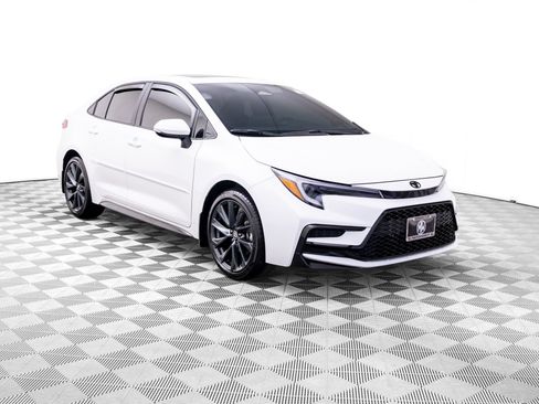 Used 2026 Toyota Corolla XSE FWD image 7