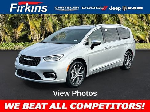 New 2026 Chrysler Pacifica Pinnacle image 1