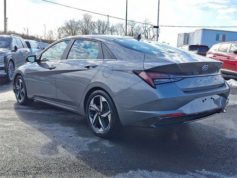 Certified 2022 Hyundai Elantra Limited w/ Cargo Package image 4