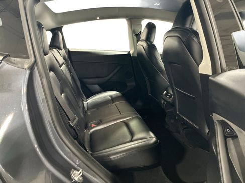Certified 2023 Tesla Model Y Long Range AWD/4WD image 11