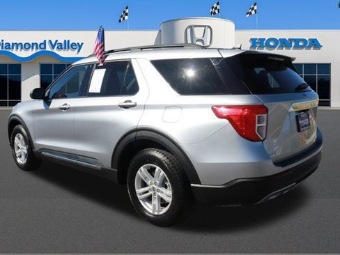 Used 2024 Ford Explorer XLT w/ Equipment Group 202A image 4