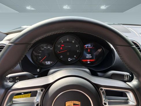 Used 2021 Porsche 718 Cayman RWD image 18