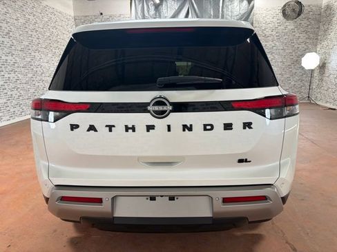 Used 2025 Nissan Pathfinder SL FWD image 6