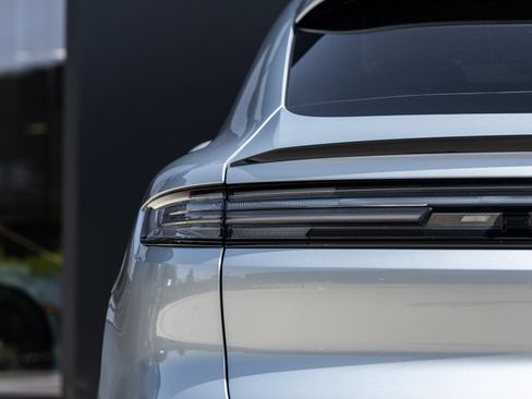 Certified 2025 Porsche Cayenne Coupe image 14