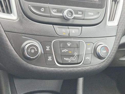 Used 2023 Chevrolet Malibu LS FWD image 23