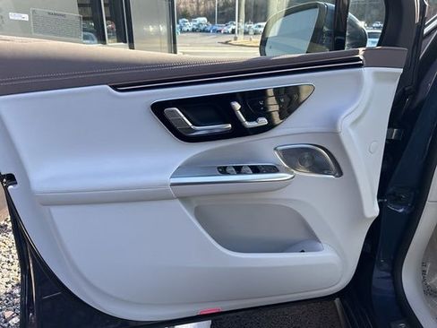 Used 2023 Mercedes-Benz EQE 500 4MATIC SUV image 12
