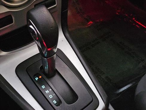 Used 2018 Ford Fiesta SE image 11