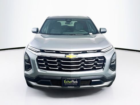 Used 2025 Chevrolet Equinox LT FWD image 2